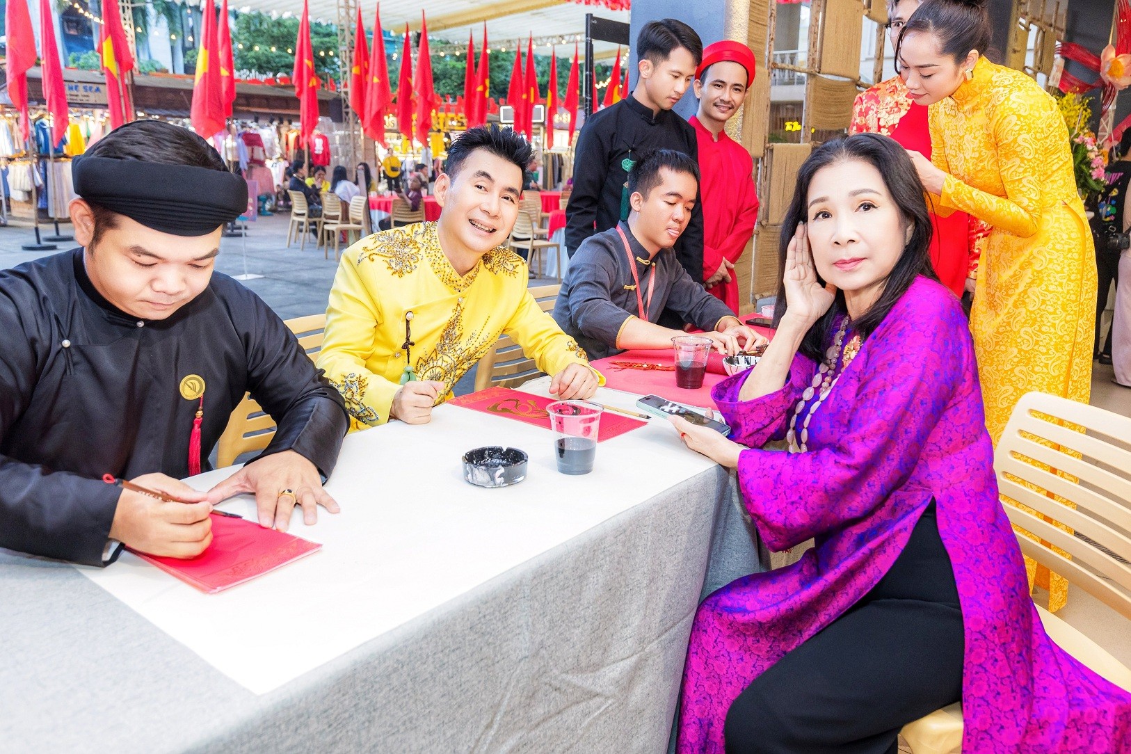 Nhiều thế hệ nghệ sĩ hội tụ ngày Giỗ Tổ tại NVH Thanh Niên TP. HCM