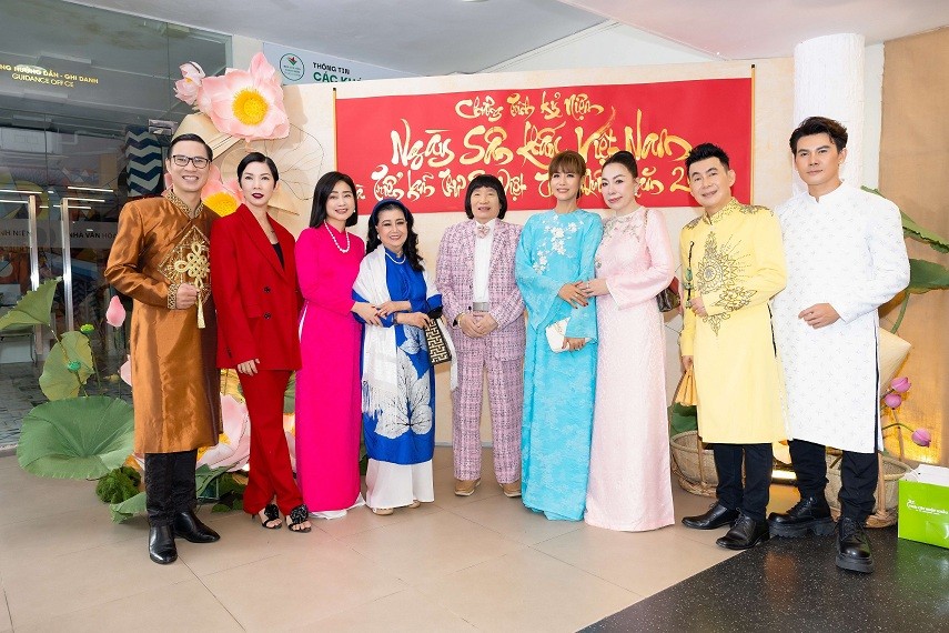 Nhiều thế hệ nghệ sĩ hội tụ ngày Giỗ Tổ tại NVH Thanh Niên TP. HCM