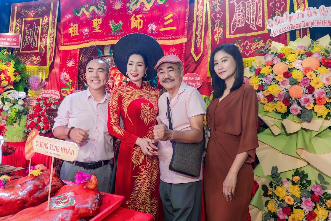 NSND Trịnh Kim Chi dành toàn bộ số tiền cúng Tổ để cứu trợ bà con vùng lũ Bualoi