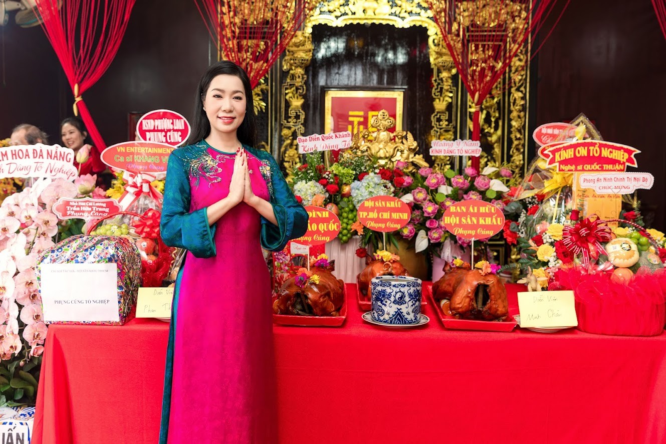 NSND Trịnh Kim Chi dành toàn bộ số tiền cúng Tổ để cứu trợ bà con vùng lũ Bualoi