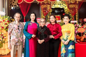 NSND Trịnh Kim Chi dành toàn bộ số tiền cúng Tổ để cứu trợ bà con vùng lũ Bualoi