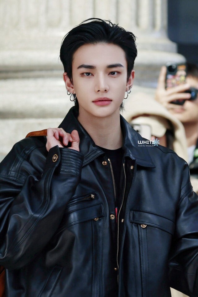 Top 5 Idol K-Pop đẹp trai nhất năm 2025: Số 5 gây chấn động