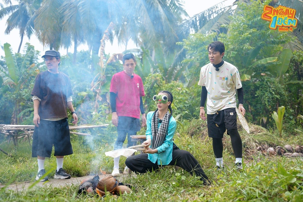 '2 ngày 1 đêm': Kiều Minh Tuấn nhận liên hoàn thau nước từ đồng đội