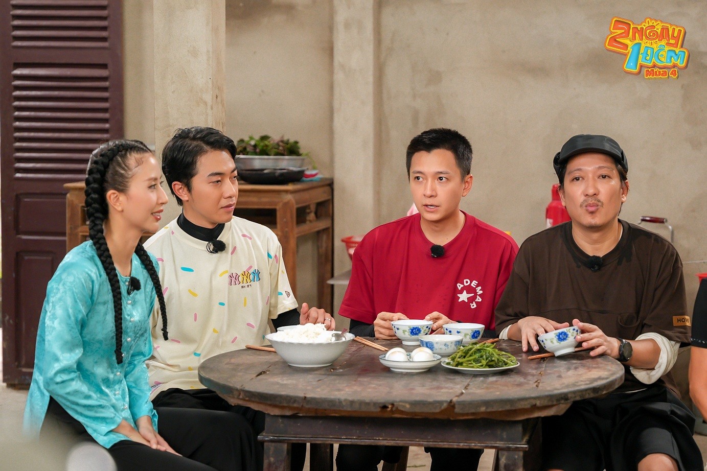 '2 ngày 1 đêm': Kiều Minh Tuấn nhận liên hoàn thau nước từ đồng đội