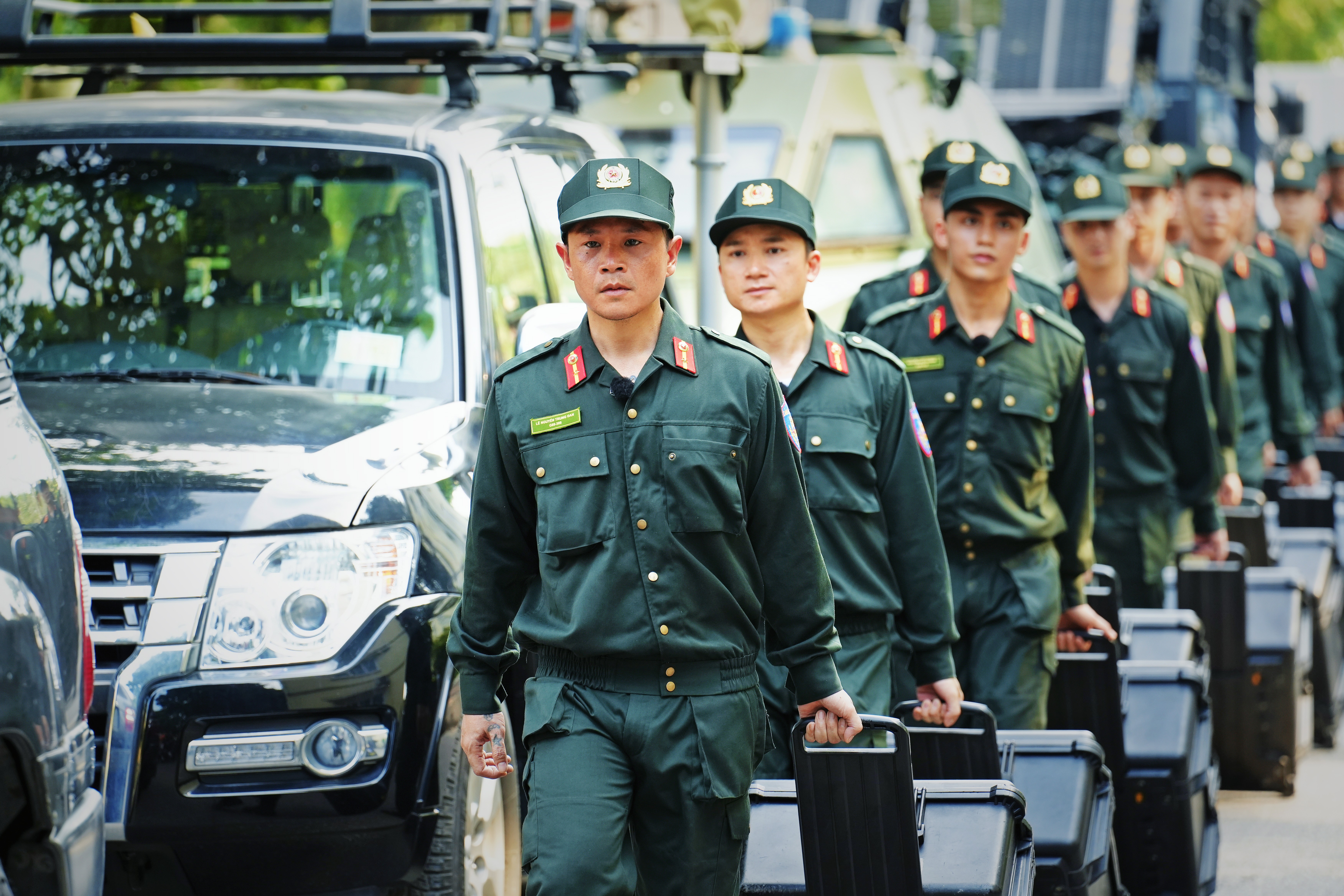 'Chiến sĩ quả cảm' tập 11: Tái hiện khung cảnh ám ảnh bên trong ổ buôn người, nhiệm vụ đánh bắt tội phạm có vũ khí nghẹt thở