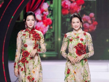 Cựu siêu mẫu - diễn viên Ngọc Nga bất ngờ xuất hiện thần thái tại show thời trang của NTK Linh San