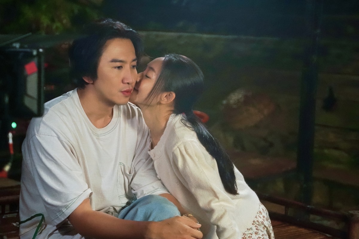 (Review) ‘Tay anh giữ một vì sao’: Câu chuyện tình yêu dễ chịu, giao thoa văn hóa Việt - Hàn