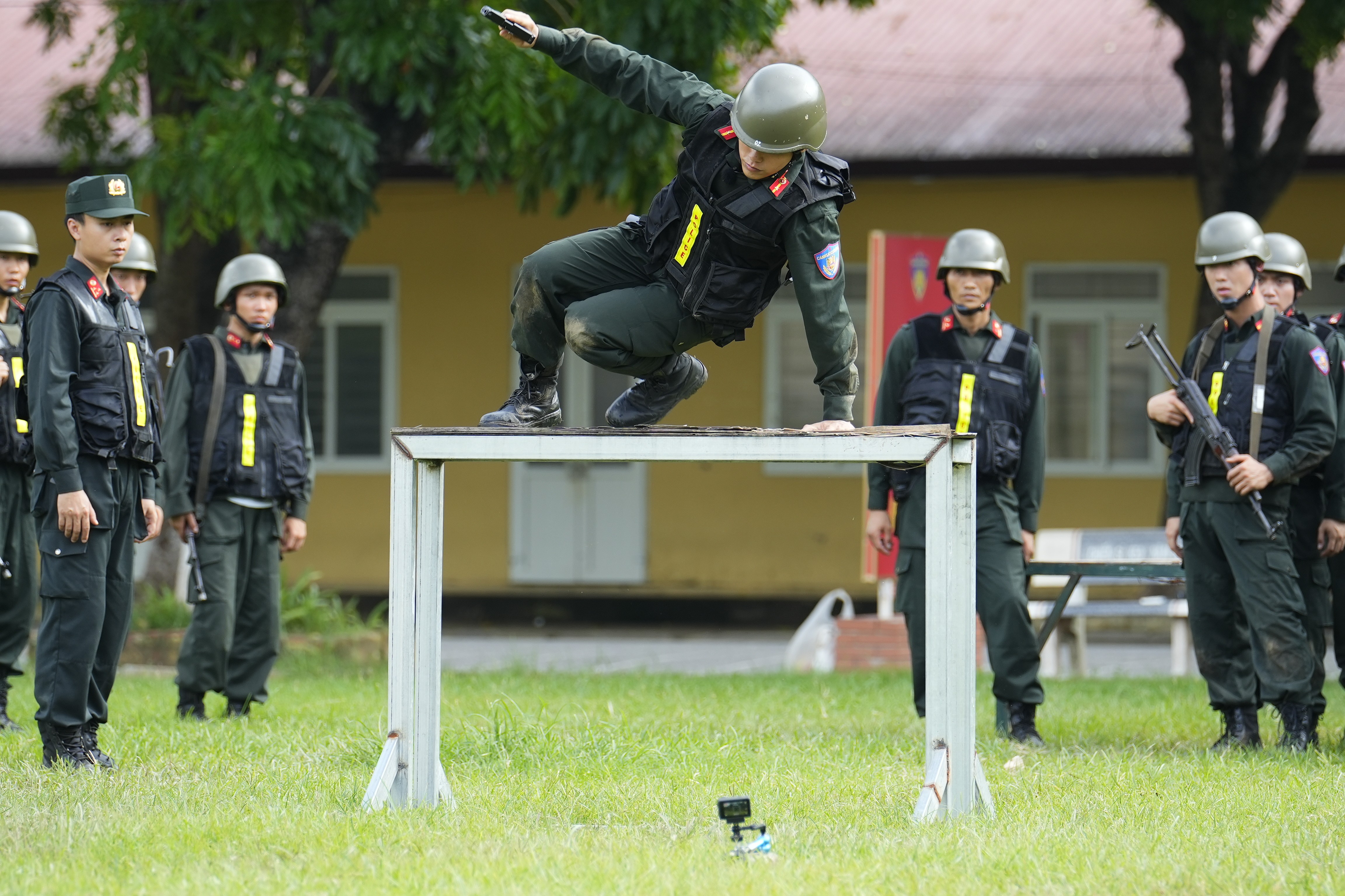'Em út thép' Mono đảm nhận vai trò then chốt tại 'Chiến sĩ quả cảm'