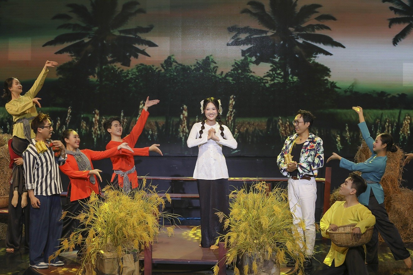 Danh ca Phương Dung ghi nhận sự tiến bộ rõ rệt của Huỳnh Thơ tại 'Tình Bolero 2025'