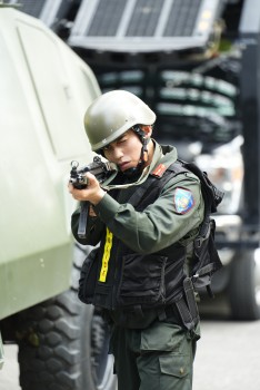 'Em út thép' Mono đảm nhận vai trò then chốt tại 'Chiến sĩ quả cảm'