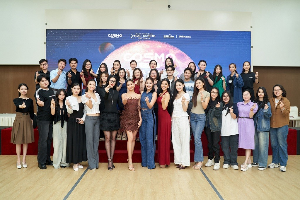 Giám đốc quốc gia 'Miss Cosmo Vietnam' - Nguyễn Thị ​​Ngọc Châu lọt Top 5 'Best National Director'