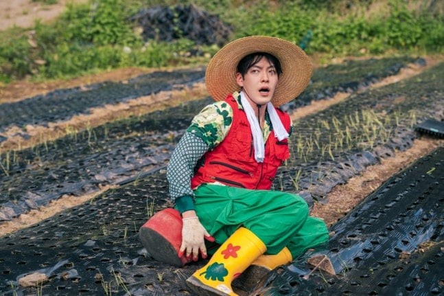 'Genie, Make a Wish' của Suzy - Kim Woo Bin lọt Top Netflix toàn cầu