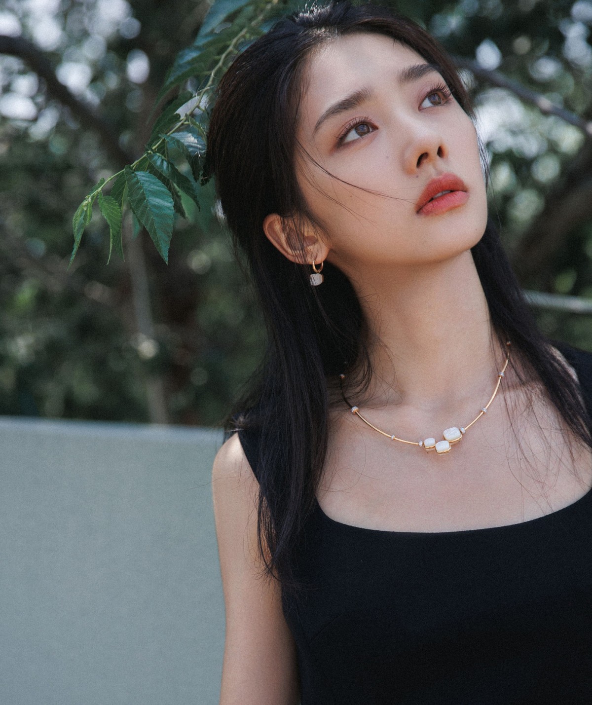 Vương Ảnh Lộ: Sao nữ gây bão trên Netflix là ai?