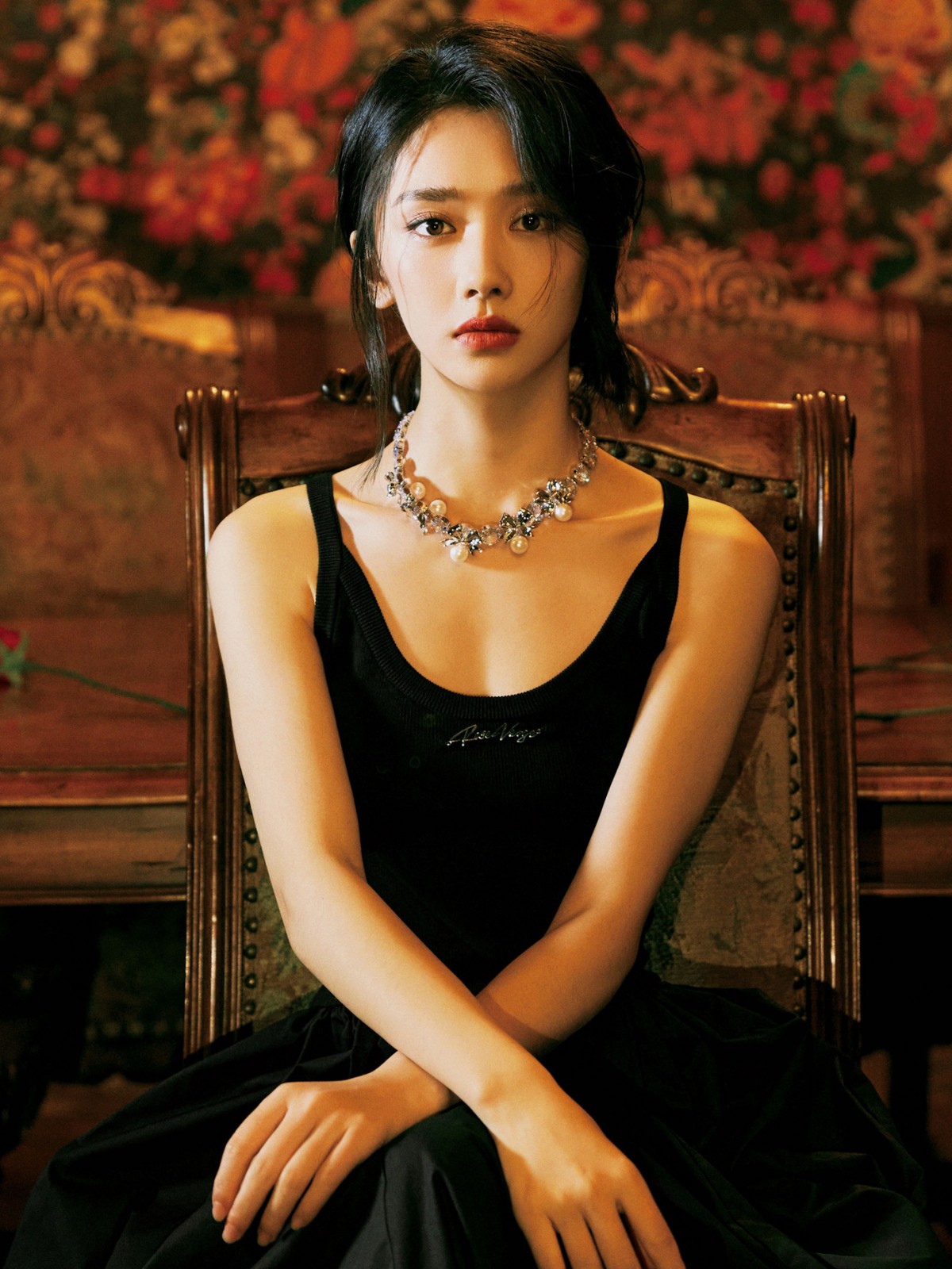 Vương Ảnh Lộ: Sao nữ gây bão trên Netflix là ai?