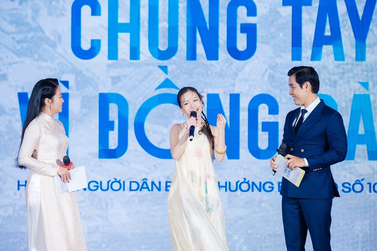 Đêm nhạc 'Chung tay vì đồng bào' quyên góp hơn 10 tỷ đồng giúp đỡ người dân vùng bão lũ