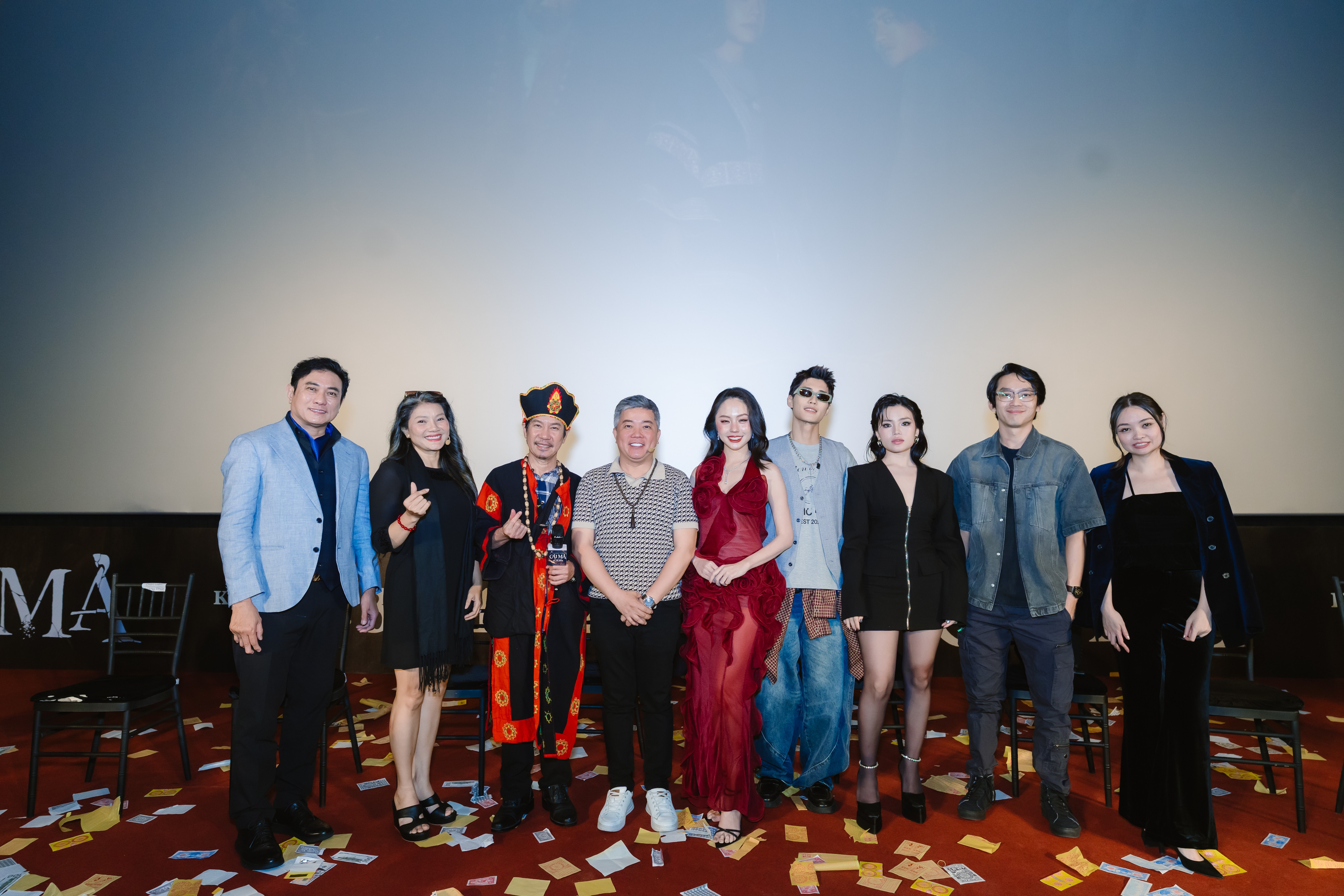 'Cải mả' gây sốt khi đặc tả quá trình quật mộ chân thực