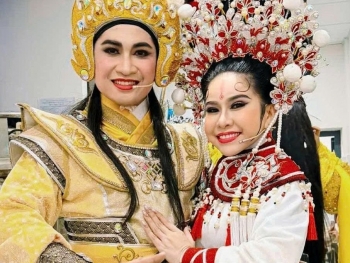 Bình Tinh hạnh phúc khi con trai Ngọc Cương nối nghiệp gia tộc Huỳnh Long