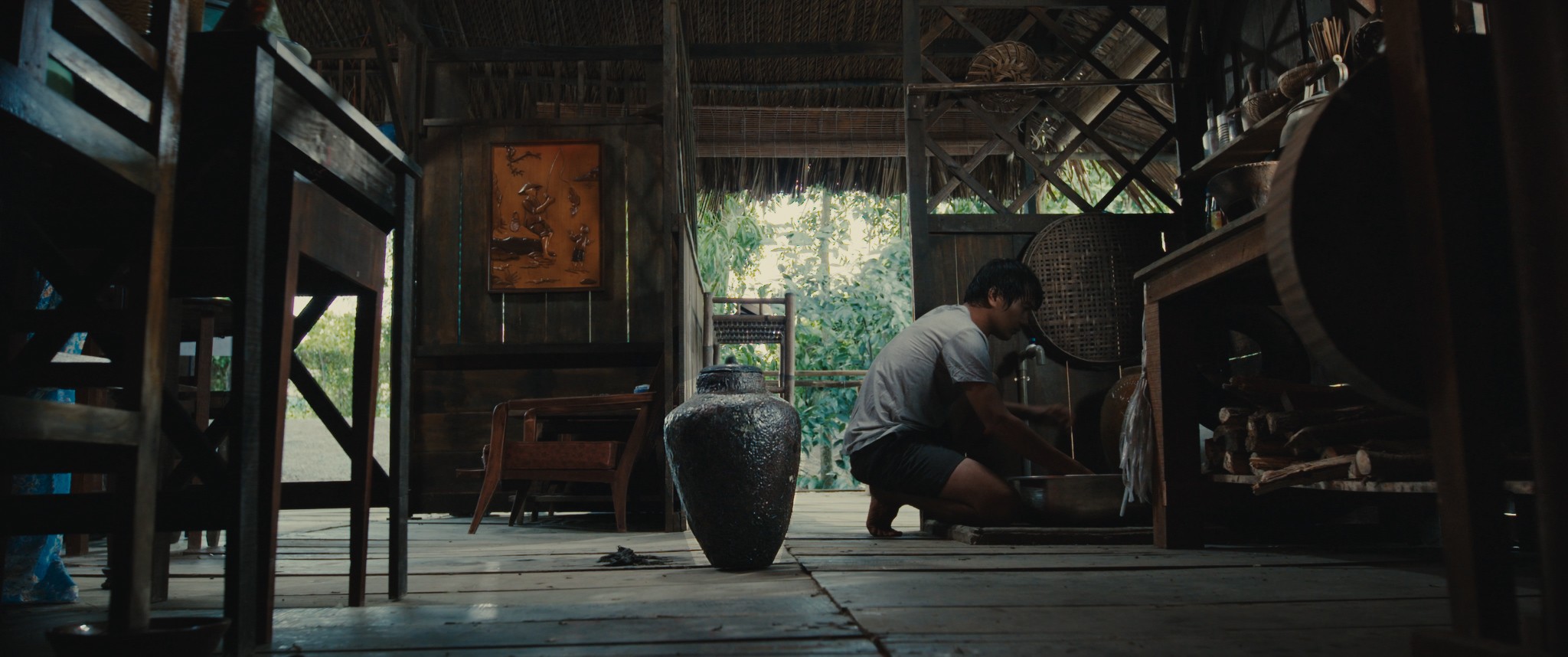 'Nhà ma xó' hé lộ bi kịch dồn dập, tất cả đều liên quan đến cái khạp sành ma ám