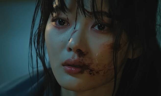 Kim Yoo Jung biến đổi gây chấn động trong 'Dear X'