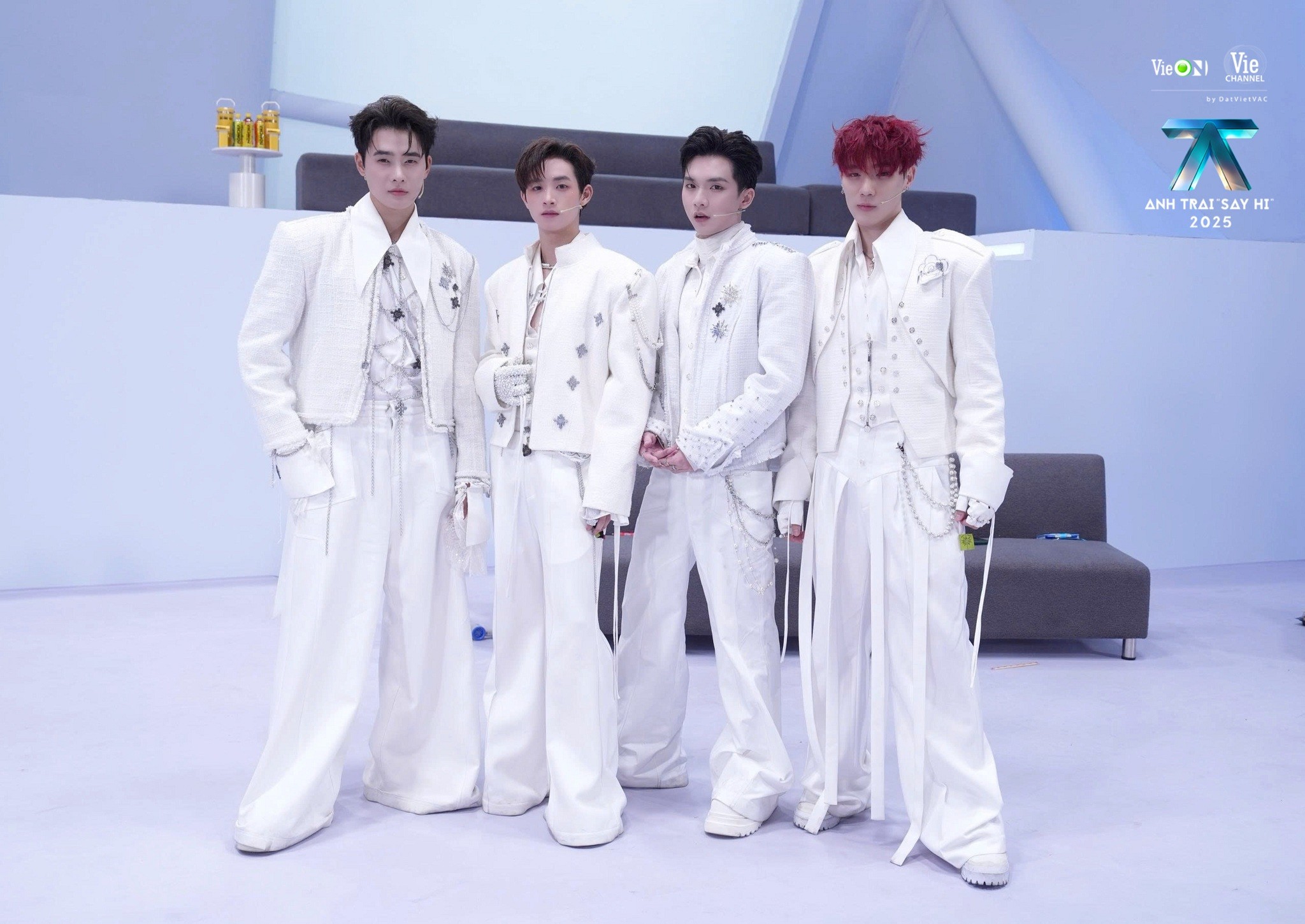 'Anh trai 'Say Hi' 2025' tập 4: Không chỉ trình diễn, Live Stage 2 sẽ chứng kiến màn 'đổi vibe' cực gắt từ dàn Anh trai