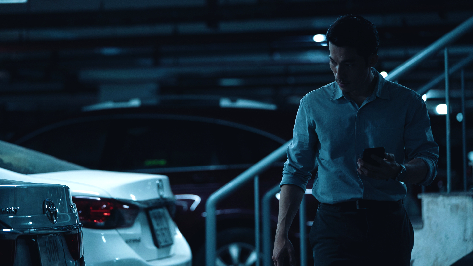 Vượt qua nhiều cái tên ăn khách, Liên Bỉnh Phát tái xuất trong 'Bẫy tiền' - Vụ án lừa đảo lớn nhất màn ảnh rộng năm 2025