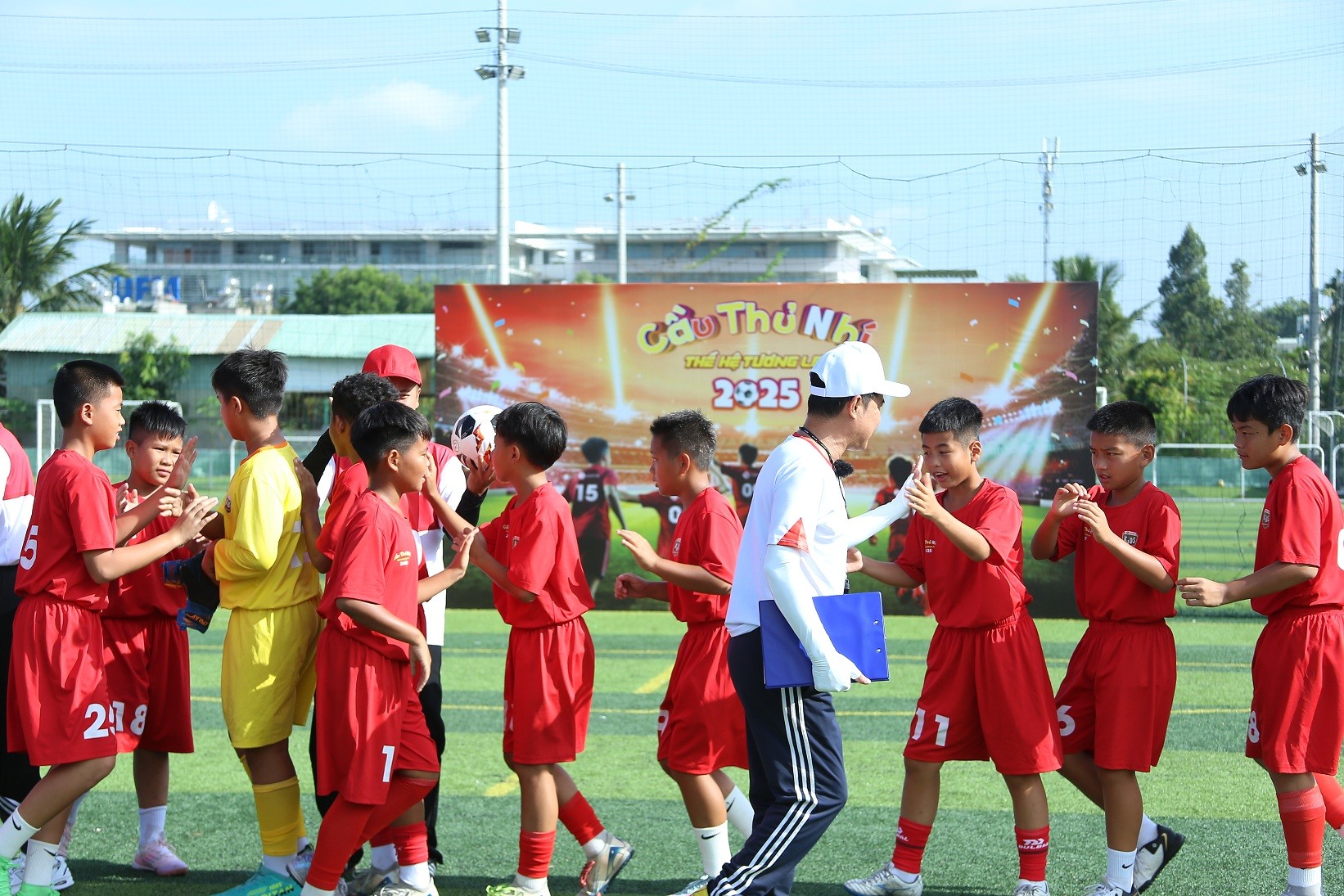 Diễn viên phim 'Gia đình là số 1' là khách mời tập 4 'Cầu thủ nhí 2025'