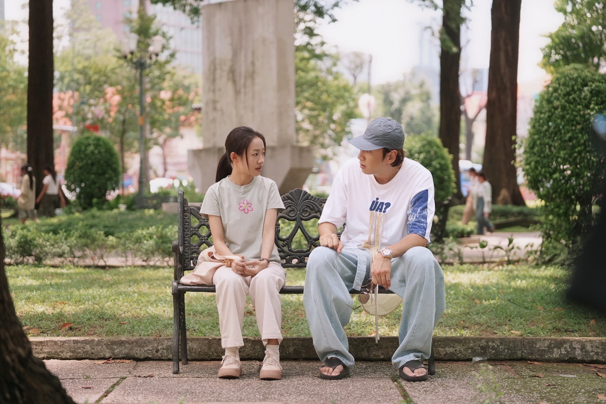 'Tay anh giữ một vì sao': Tình yêu xuyên biên giới cùng cặp đôi Kwang Soo - Hoàng Hà