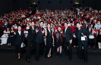 Dàn sao 'Tee Yod: Quỷ ăn tạng' phần 3 quảng bá phim tại Việt Nam trong vòng tay người hâm mộ