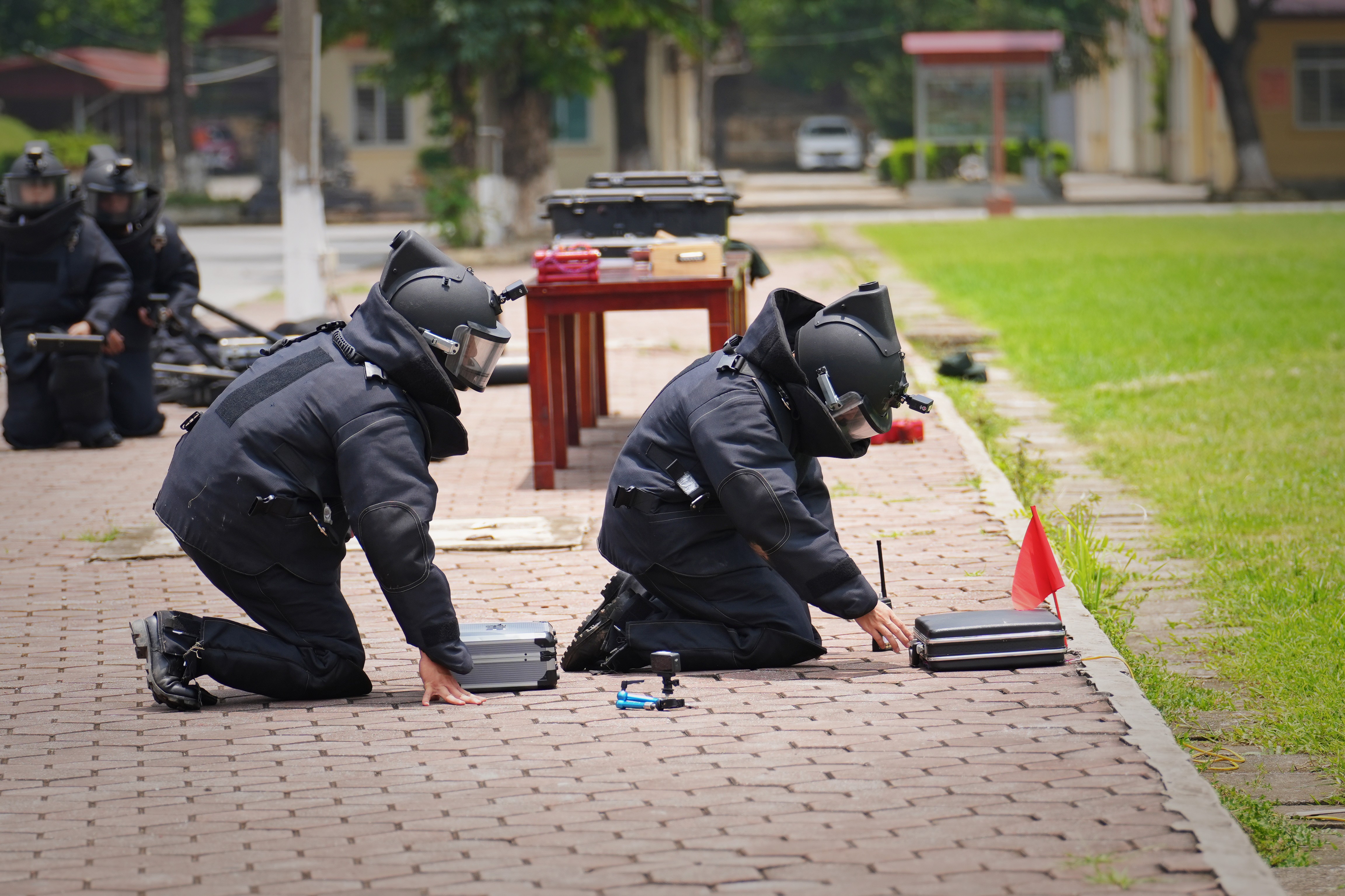 'Chiến sĩ quả cảm' tập 12: Hé lộ bối cảnh thực chiến khủng cùng dàn phương tiện khí tài hùng hậu bậc nhất của lực lượng Cảnh sát cơ động