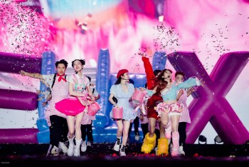 Concert 'Em Xinh Say Hi' gặp nhiều sự cố khiến khán giả chê bai