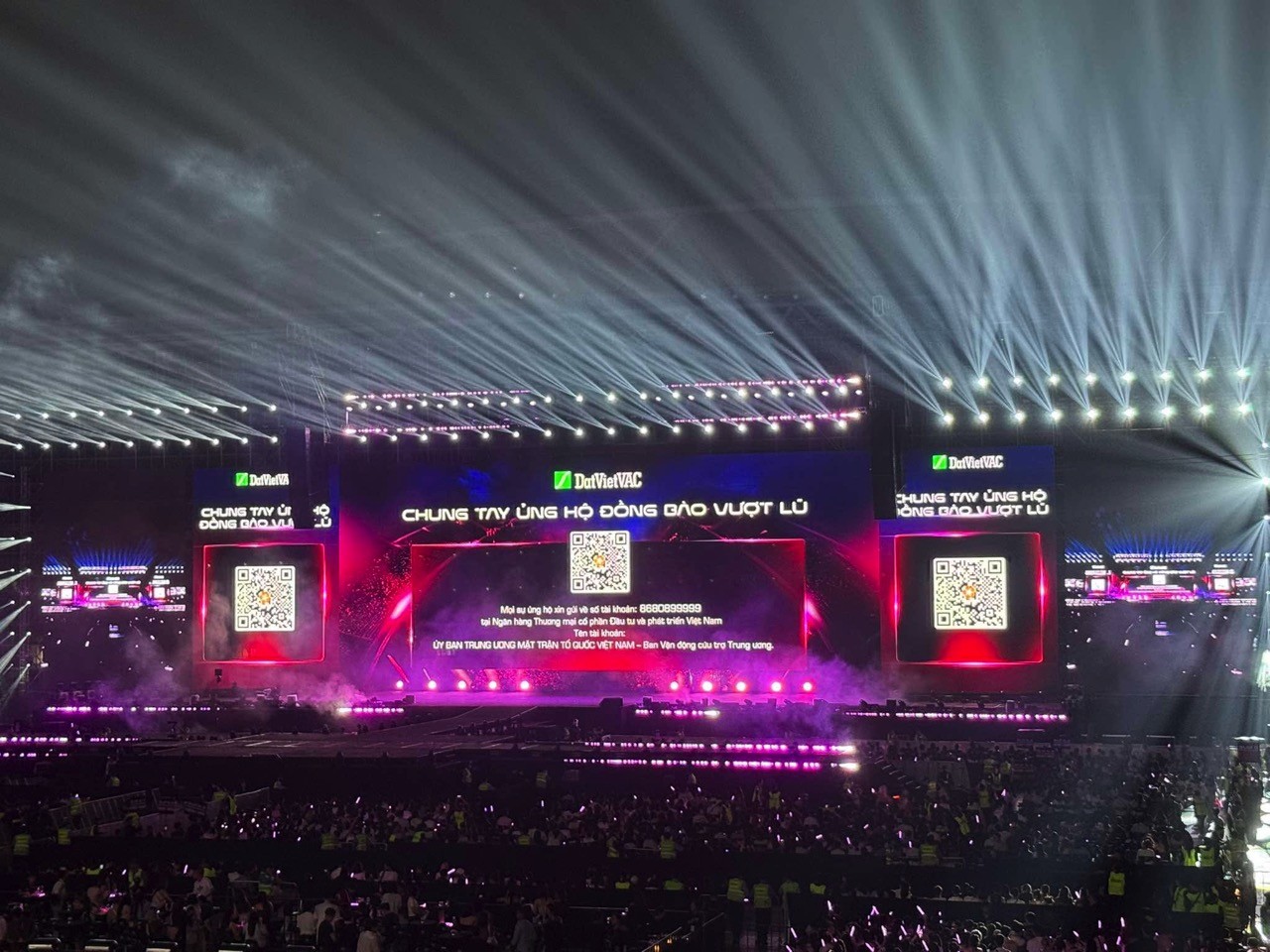 'Em xinh 'Say Hi' Concert - Vạn vật đến từ em': Âm nhạc lan tỏa yêu thương, hưởng ứng lời kêu gọi hướng về đồng bào vùng bão lũ