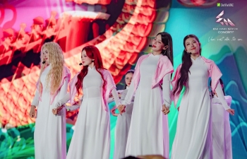 'Em xinh 'Say Hi' Concert - Vạn vật đến từ em': Âm nhạc lan tỏa yêu thương, hưởng ứng lời kêu gọi hướng về đồng bào vùng bão lũ