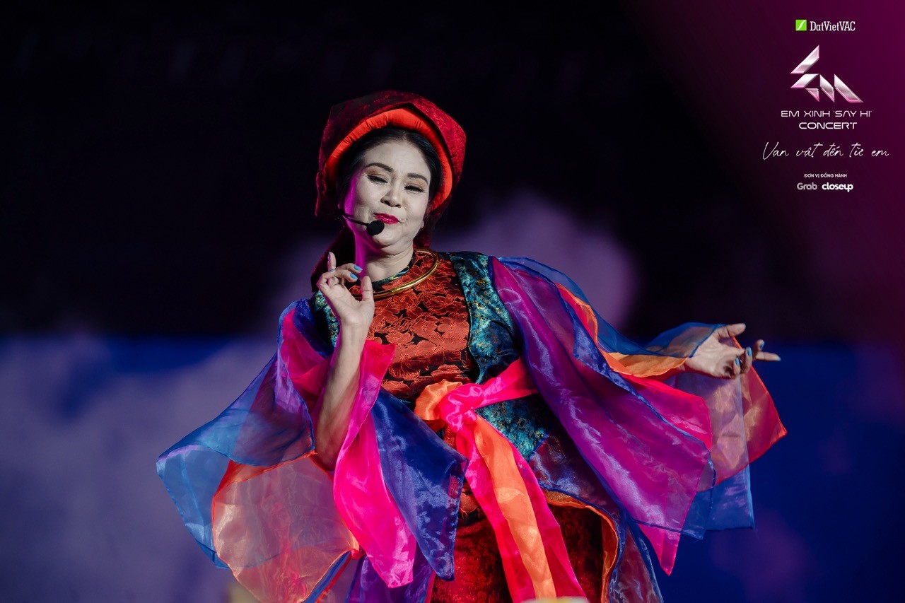 'Em xinh 'Say Hi' Concert - Vạn vật đến từ em': Âm nhạc lan tỏa yêu thương, hưởng ứng lời kêu gọi hướng về đồng bào vùng bão lũ