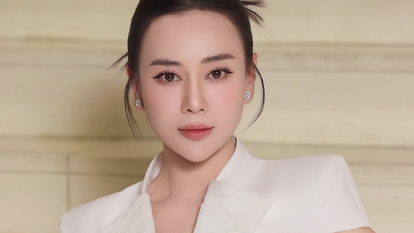 Diễn viên Phương Oanh: Khi đời tư cá nhân bị soi chiếu quá mức cần thiết