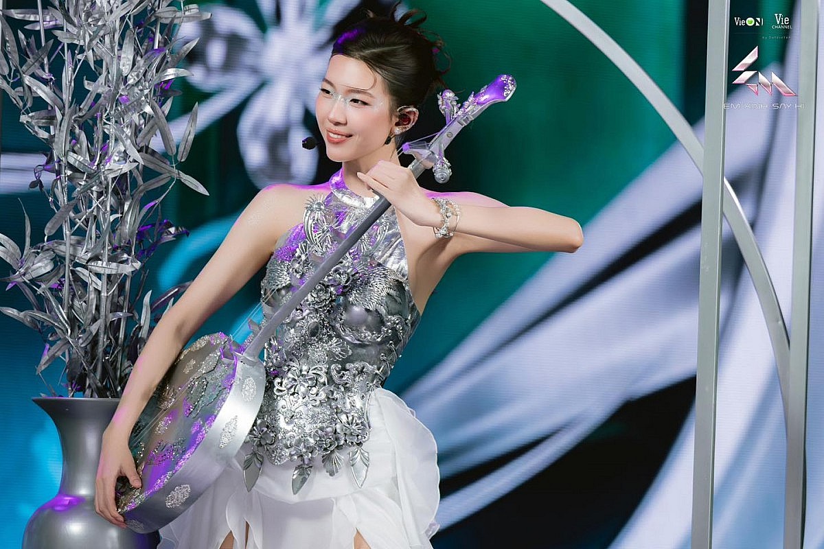 'Em Xinh Say Hi' khiến những nghệ sĩ nào thoát ra khỏi 'bóng tối'?