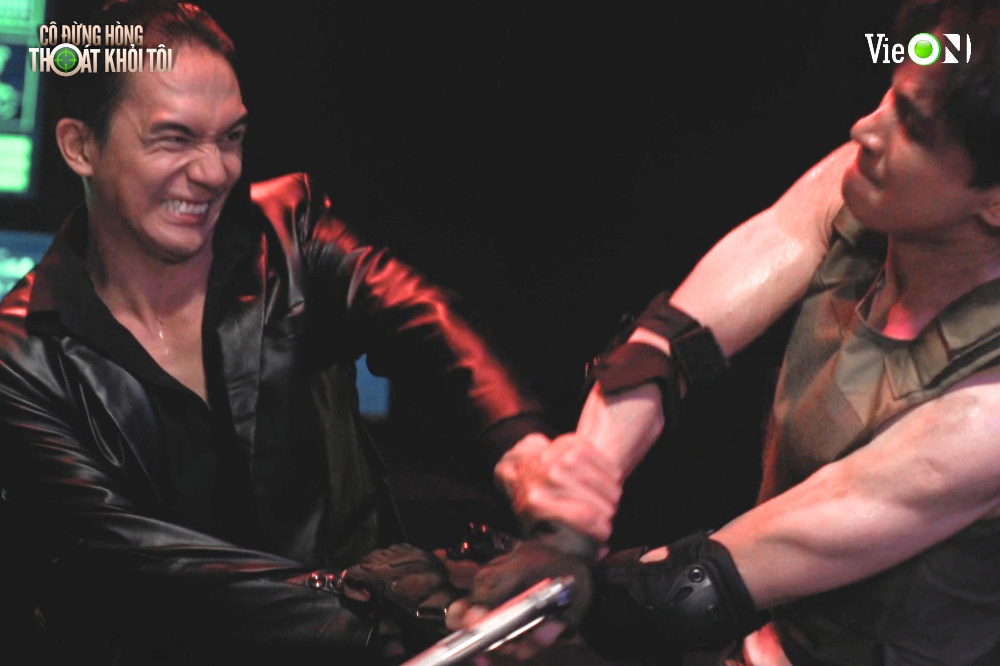 'Cô đừng hòng thoát khỏi tôi' tập cuối: Đỗ Nhật Hoàng xúc động khi xem video Lê Phương tự sát