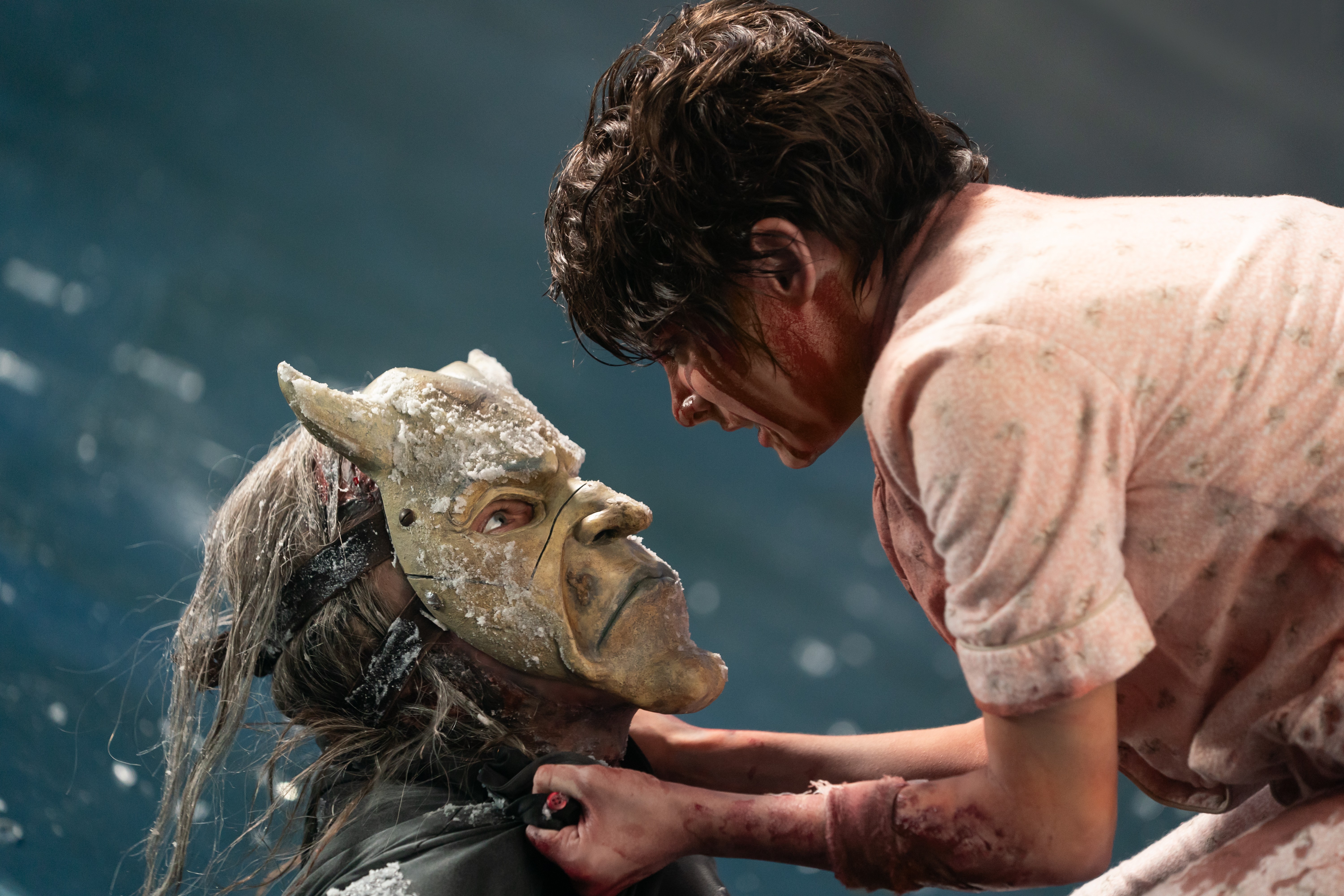 'Điện thoại đen 2' gây sốt vì Miguel Mora: Sao nhí năm nào nay lột xác thành cực phẩm mới của Blumhouse!