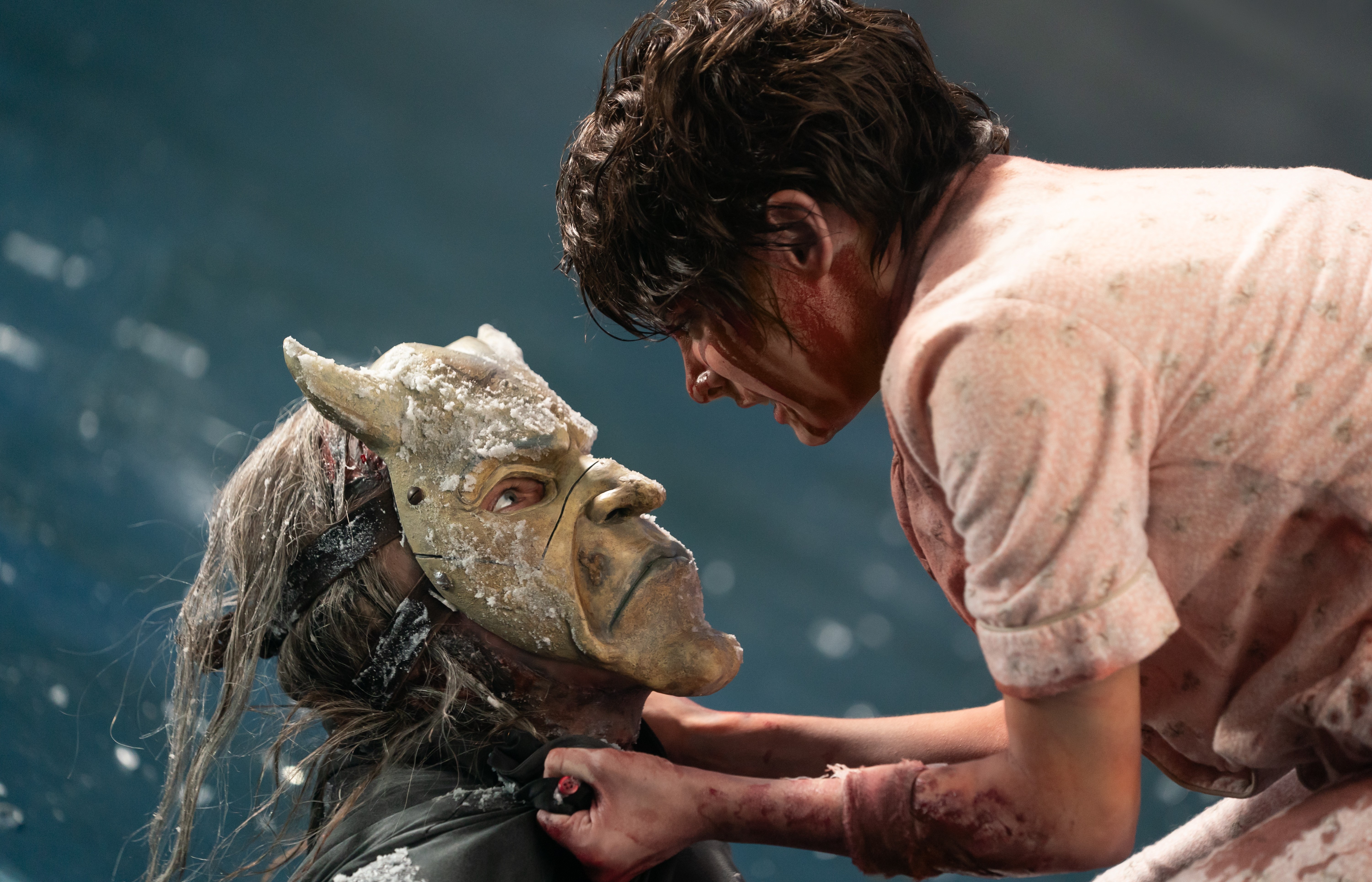 'Điện thoại đen 2' gây sốt vì Miguel Mora: Sao nhí năm nào nay lột xác thành cực phẩm mới của Blumhouse!