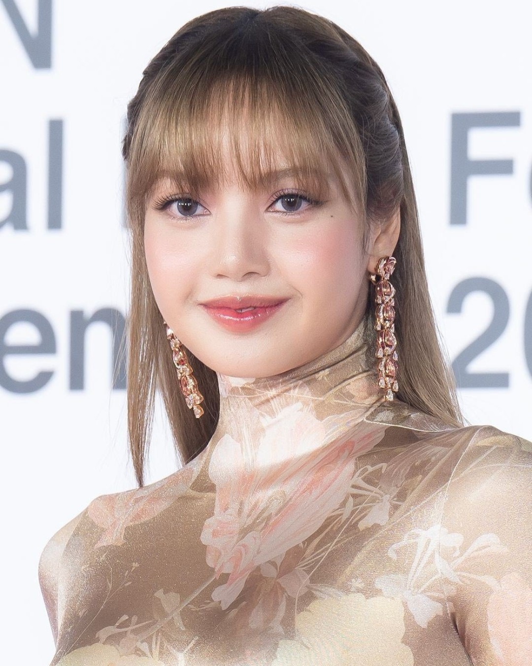 Lisa (BlackPink) đóng cặp cùng Ma Dong Seok trong bom tấn Netflix