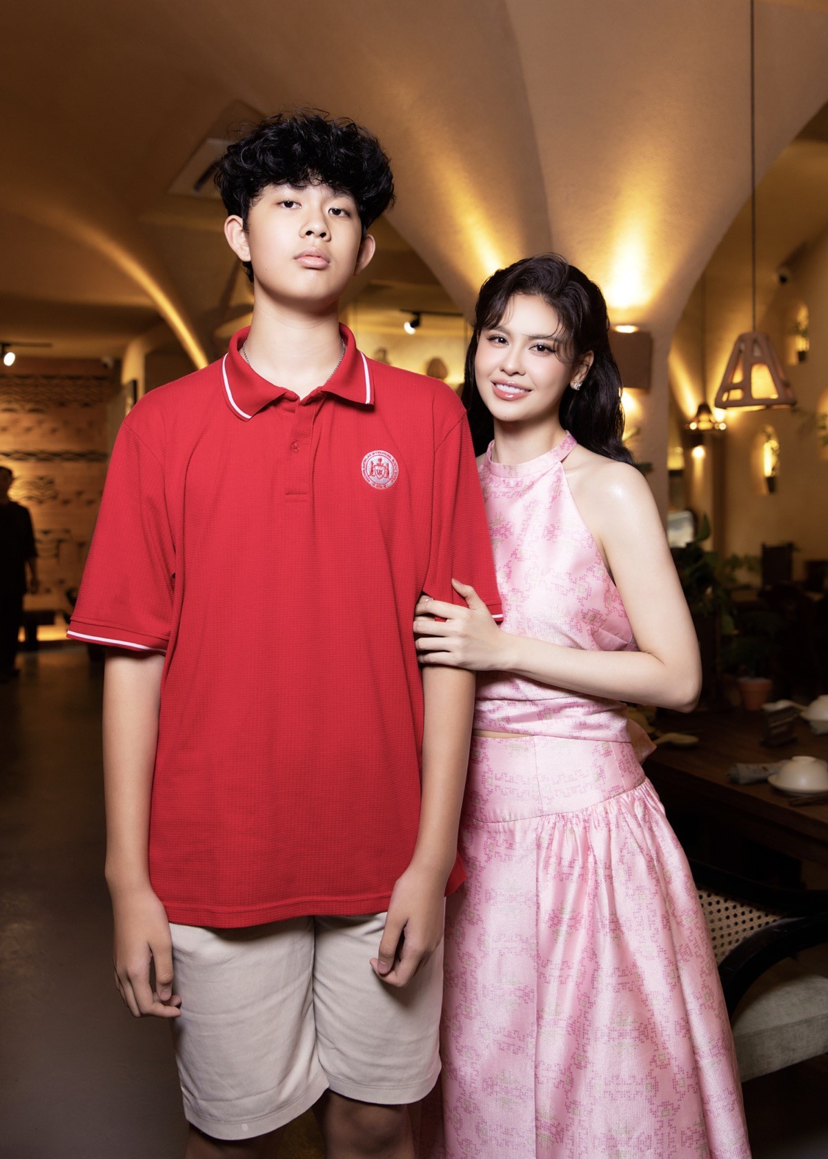 Sao Việt chúc mừng Trương Quỳnh Anh lên chức bà chủ quán chay Sao Việt chúc mừng Trương Quỳnh Anh lên chức bà chủ quán chay