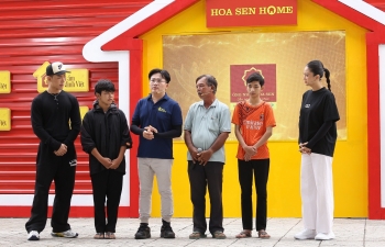 Hoa hậu Phương Linh và rapper Wean xúc động trước nghị lực của hai em nhỏ trong 'Mái ấm gia đình Việt'