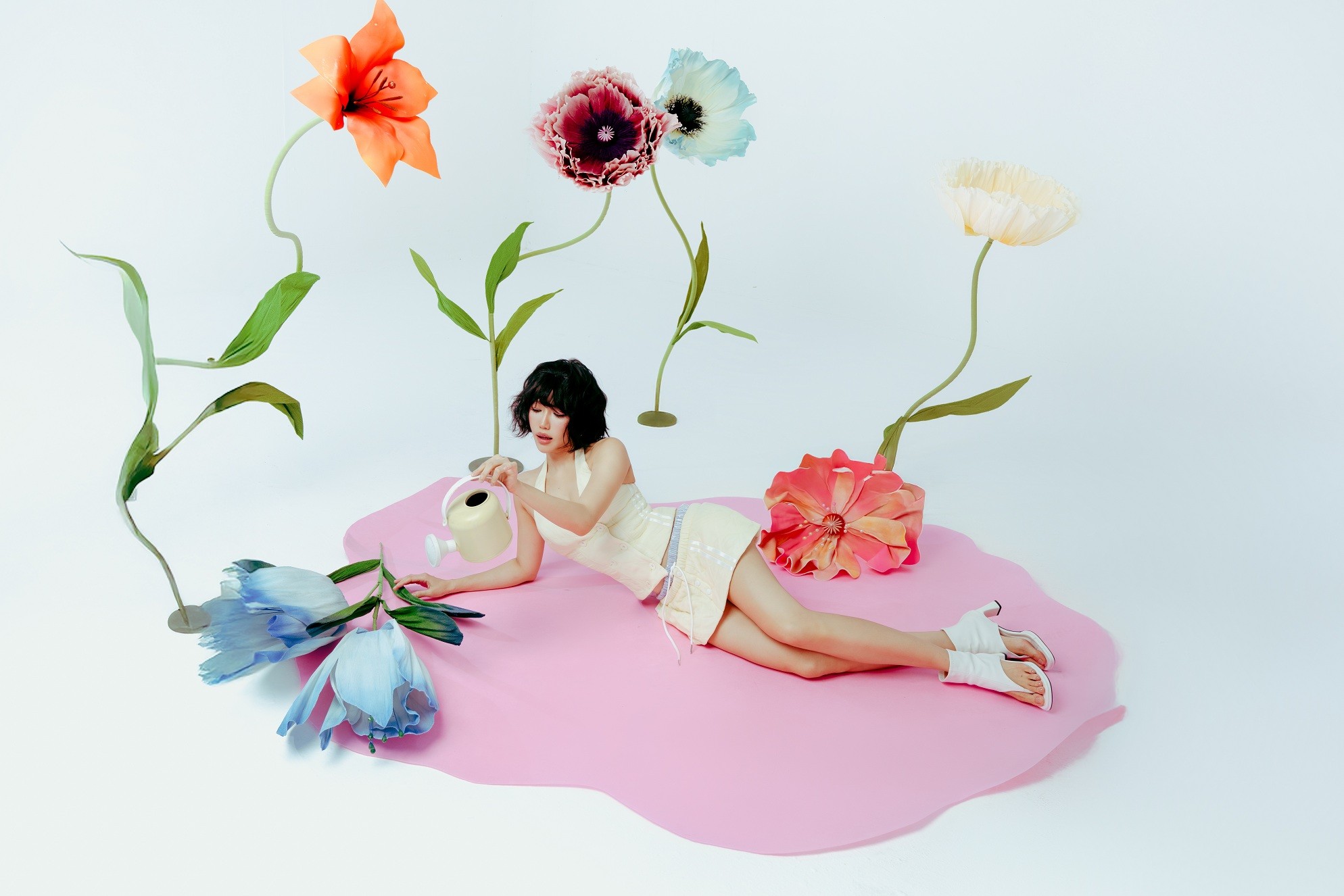 Diệu Nhi hóa 'nữ thần hoa' trước thềm 20/10