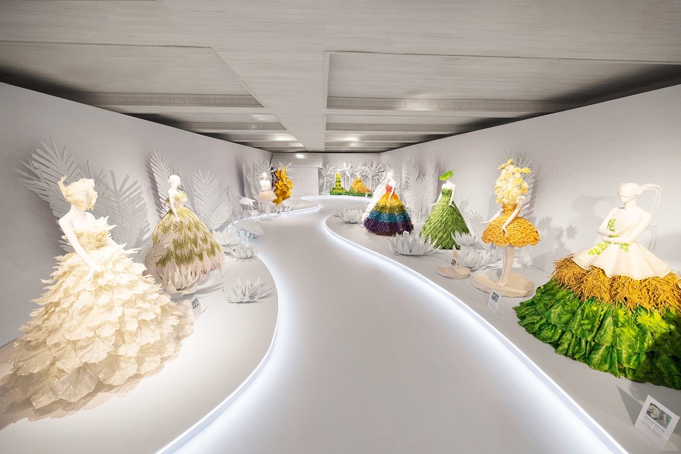 'Miệt Cù Lao' của NTK Nguyễn Minh Công: Vượt khỏi giới hạn của một bộ sưu tập, trở thành trải nghiệm nghệ thuật thị giác