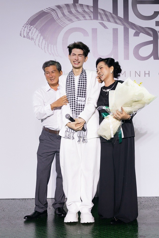 'Miệt Cù Lao' của NTK Nguyễn Minh Công: Vượt khỏi giới hạn của một bộ sưu tập, trở thành trải nghiệm nghệ thuật thị giác