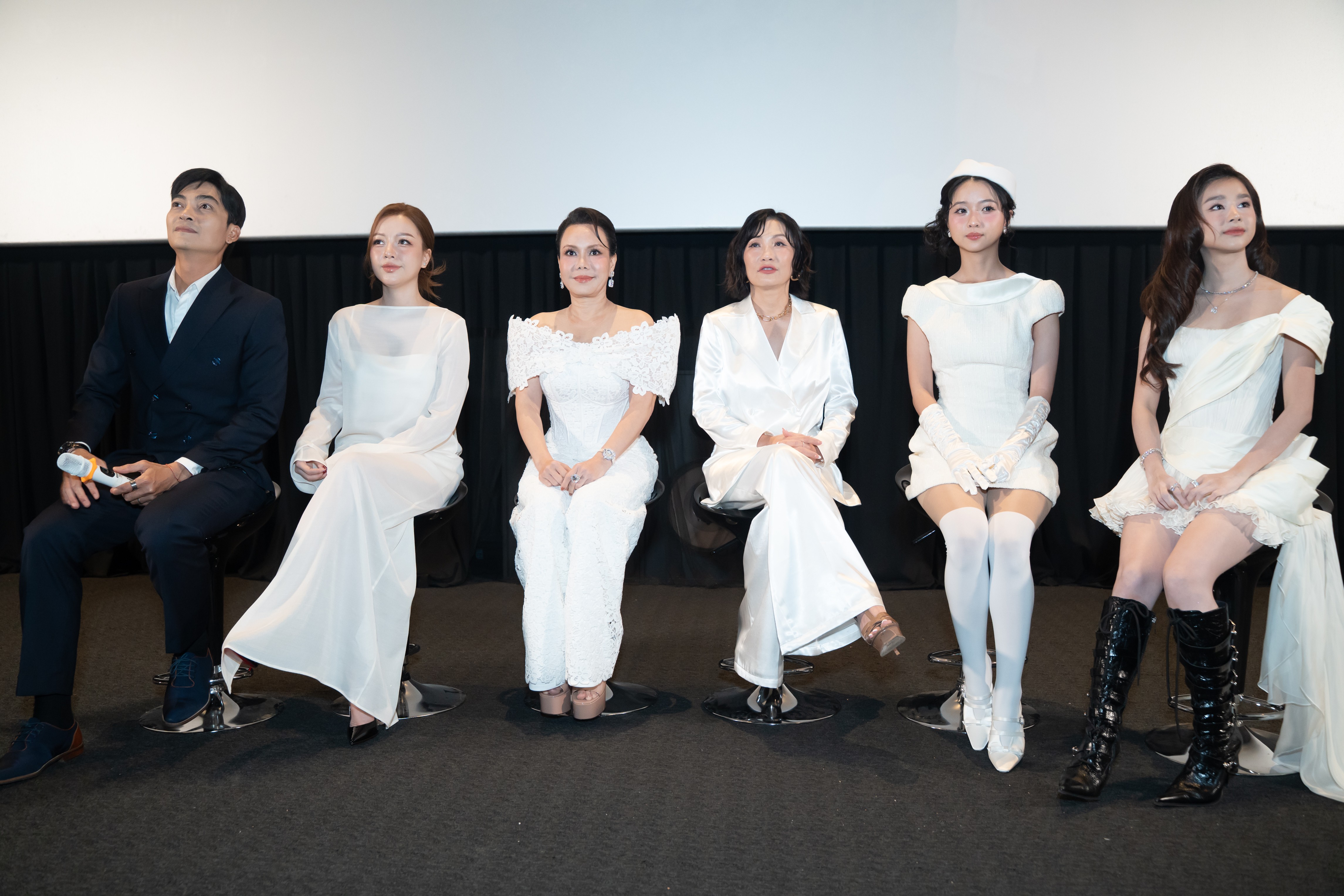 'Cục vàng của ngoại': Cung trầm lắng về sự hy sinh, yêu thương đầy ý nghĩa của người phụ nữ Việt