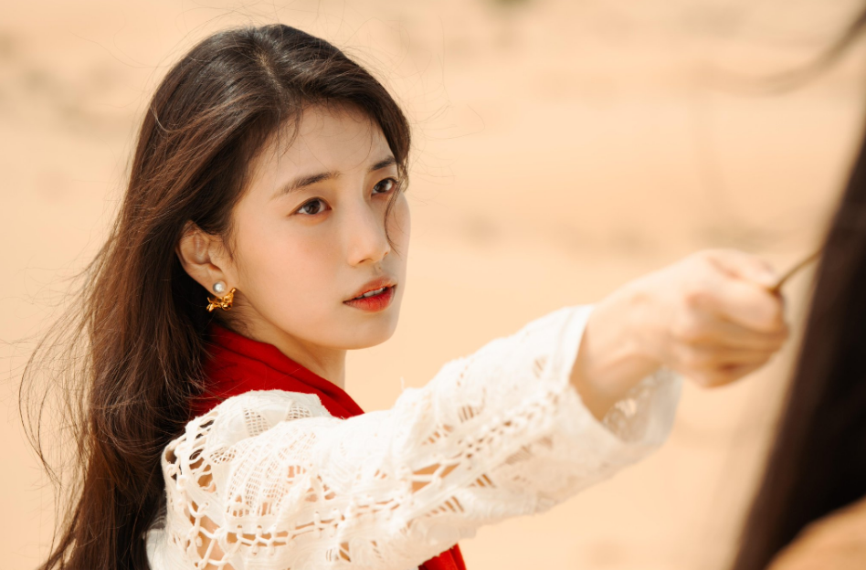 Suzy 'không thể nhận ra' trong loạt ảnh hậu trường 'Genie, Make a Wish'