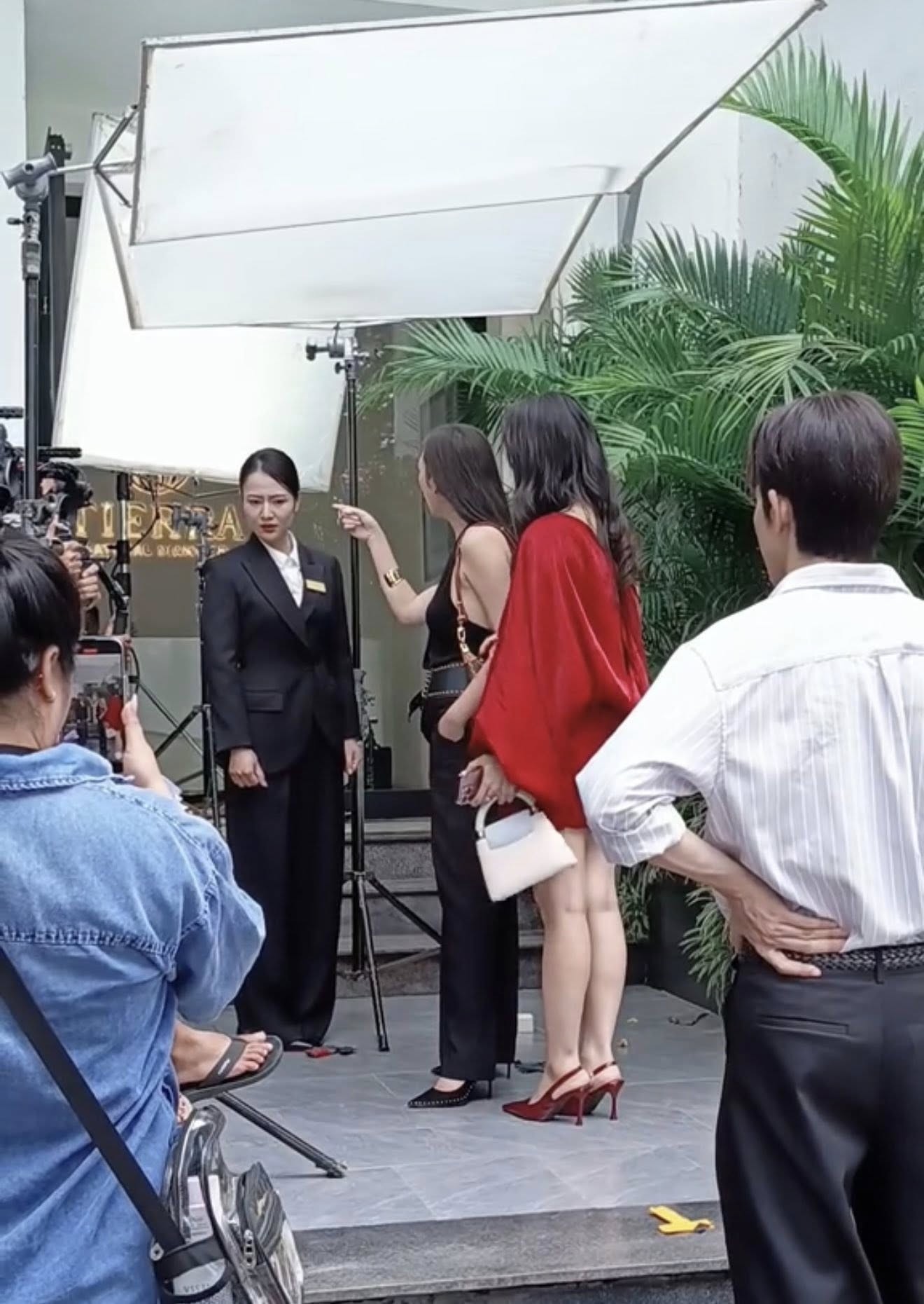 Phương Oanh: 'Tôi cũng thấy chạnh lòng và có chút cảm giác có lỗi với con'