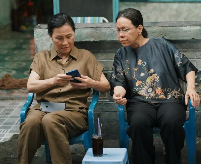 ‘Cục vàng của ngoại’ và ‘Gia tài của ngoại’: Tưởng giống lại khác