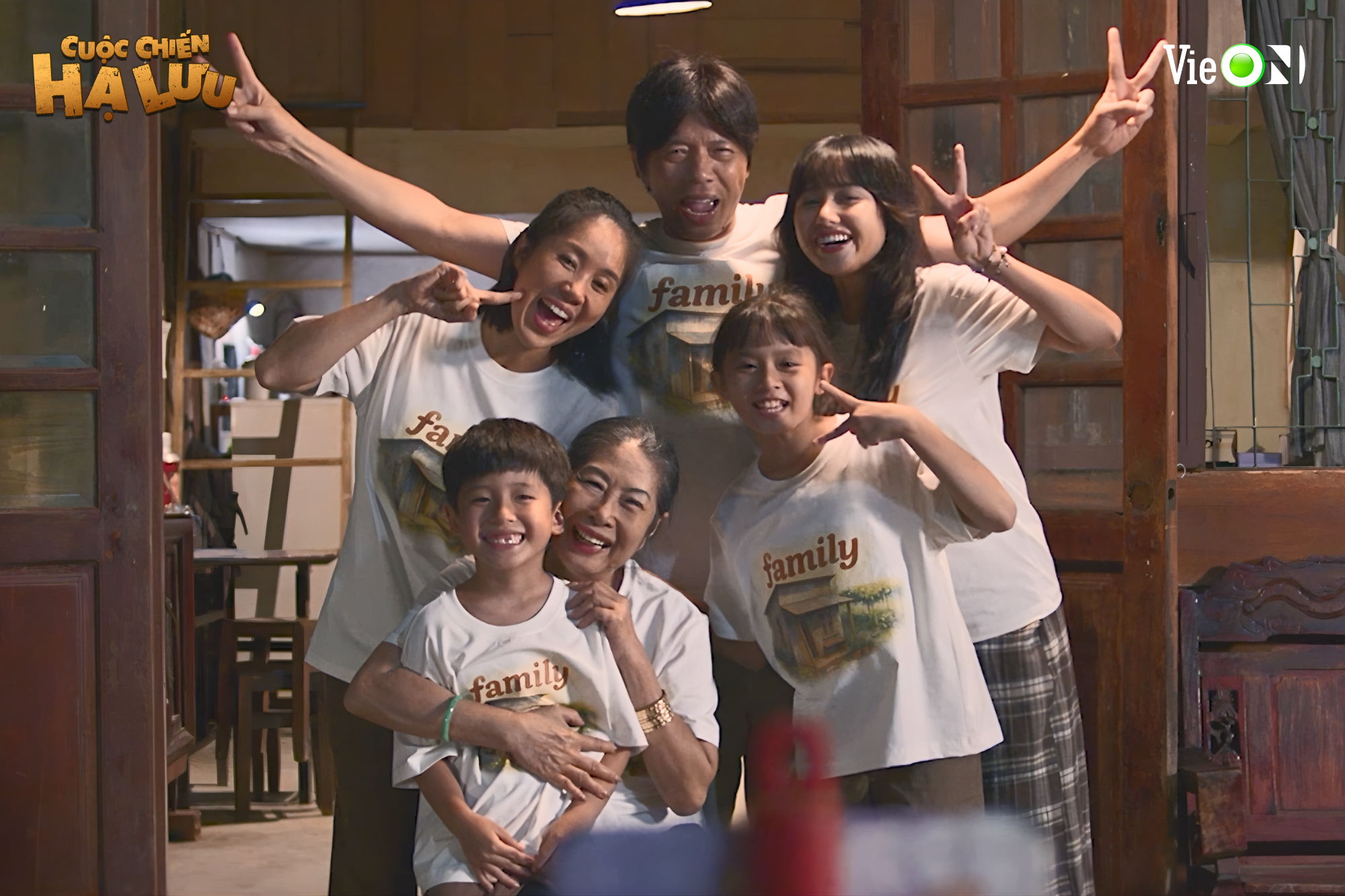 Lê Phương nói về cú tát của Thái Hòa trong 'Cuộc chiến hạ lưu'