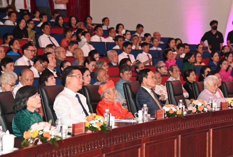 Dấu ấn hành trình 50 năm Văn học, Nghệ thuật TP. Hồ Chí Minh